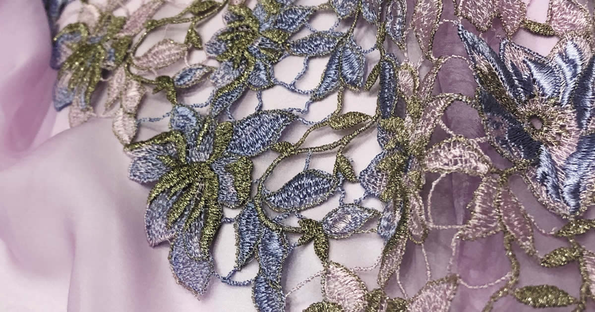 JANSSENS & JANSSENS | Metal flower lace
